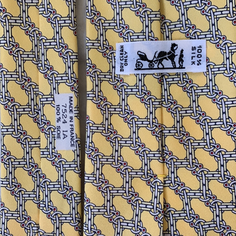 Hermes mens 100% silk tie. Excellent condition.
